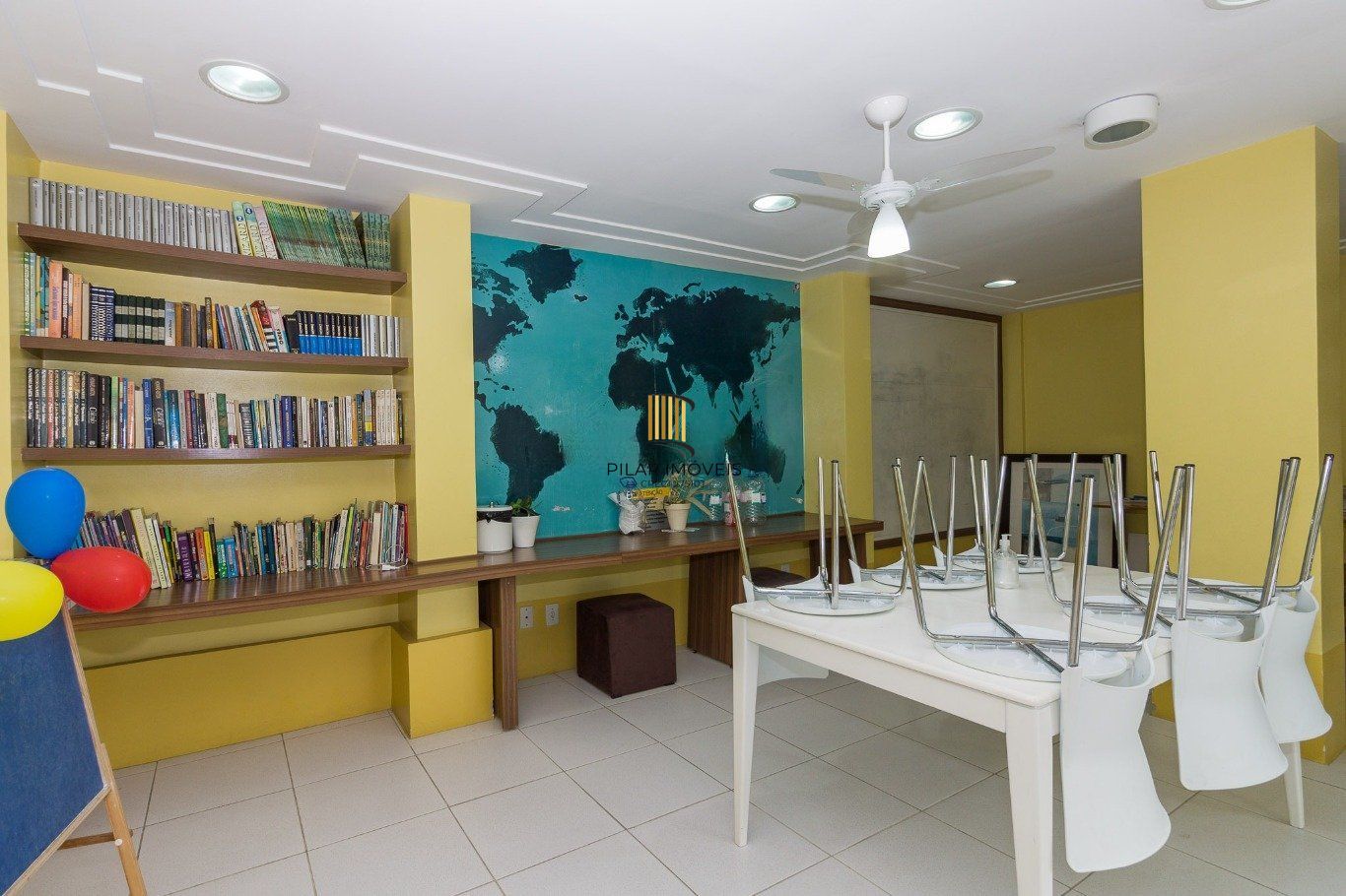 Apartamento 2 Dormitórios com Suíte, elevador e 2 Vagas no Alto Petrópolis