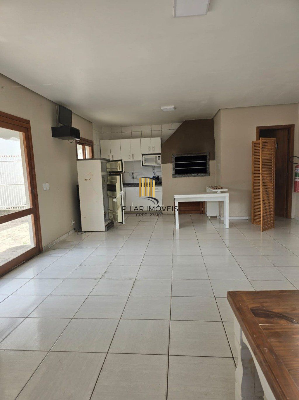 Casa de 3 dormitórios com  uma vaga de garagem no bairro Niterói Canoas.