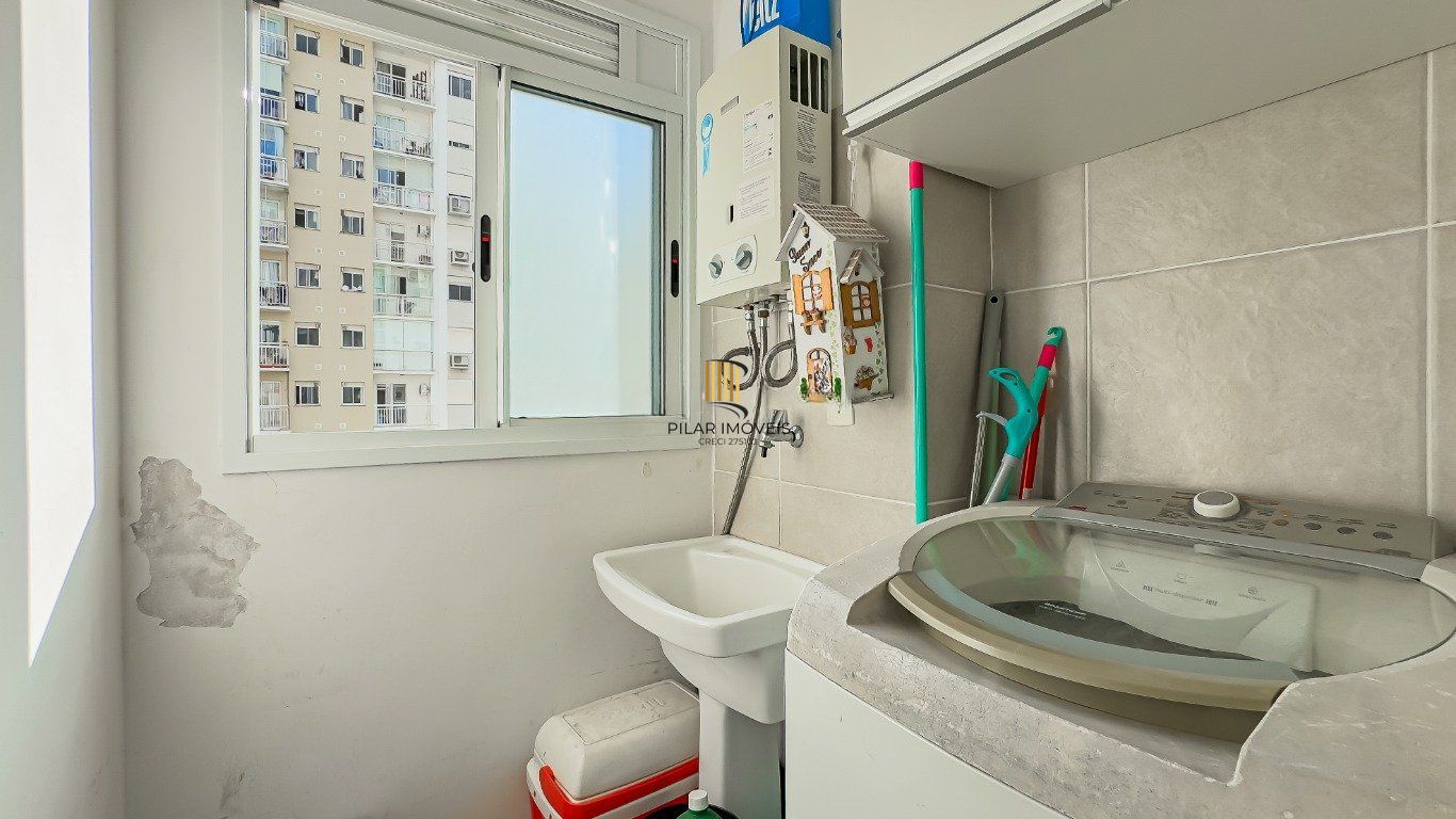 Apartamento com 2 quartos e 61m² à venda no Jardim Carvalhos em Porto Alegre.
