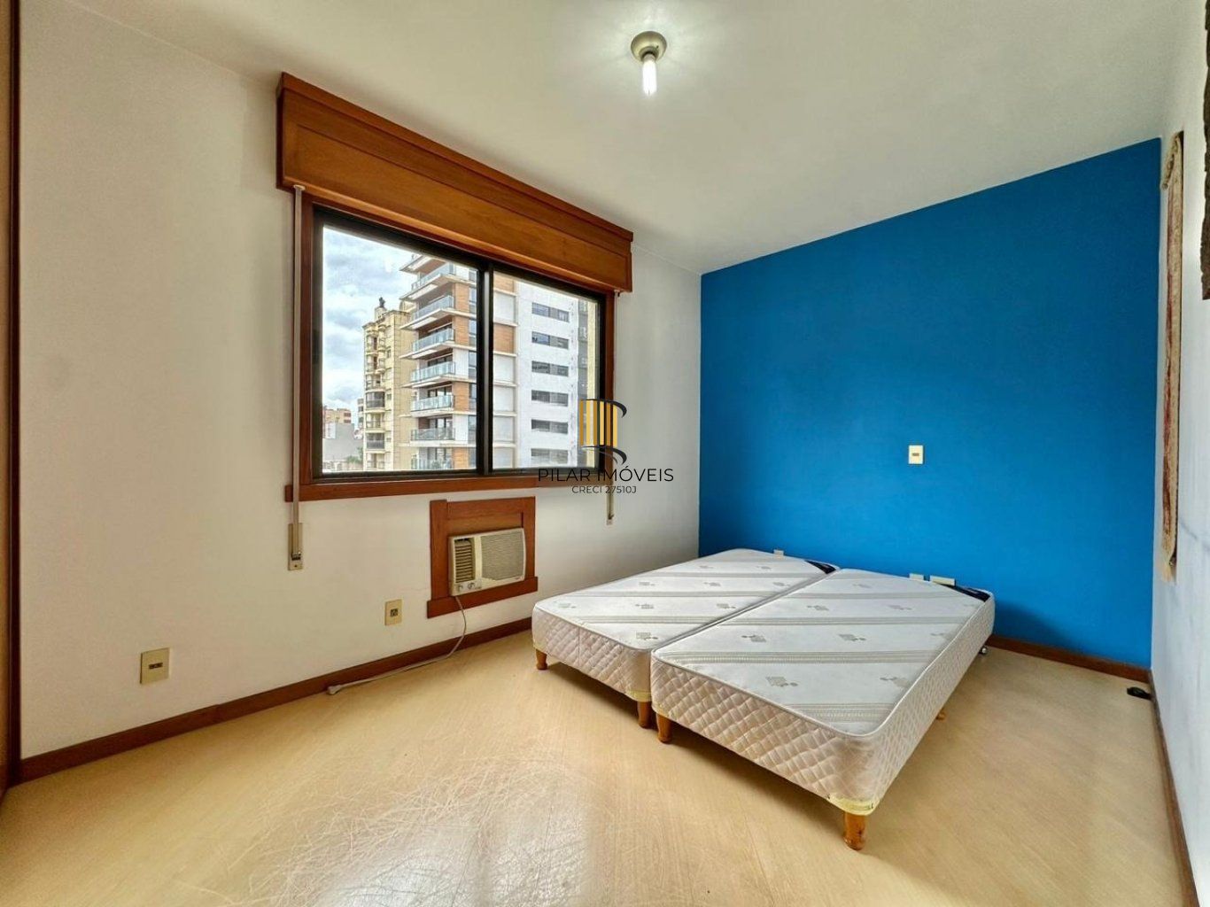 Apartamento com 3 quartos, vaga e elevador no Bairro Menino Deus