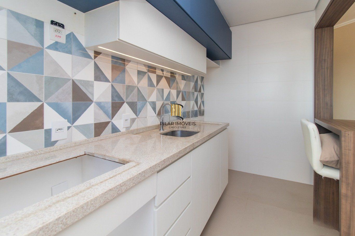 Apartamento de 1 dormitório, elevador no bairro Nonoai em  Porto Alegre.
