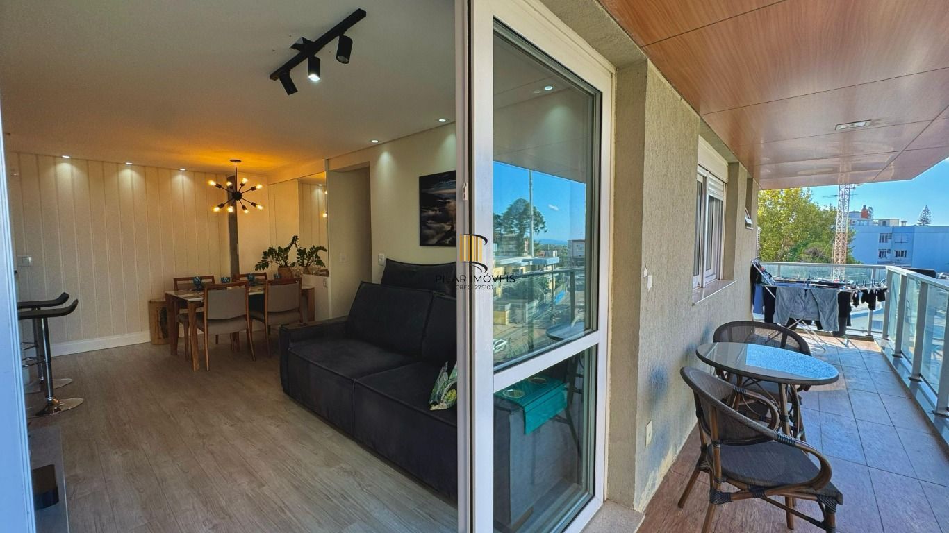 Apartamento mobiliado de 2 dormitórios no bairro Petrópolis