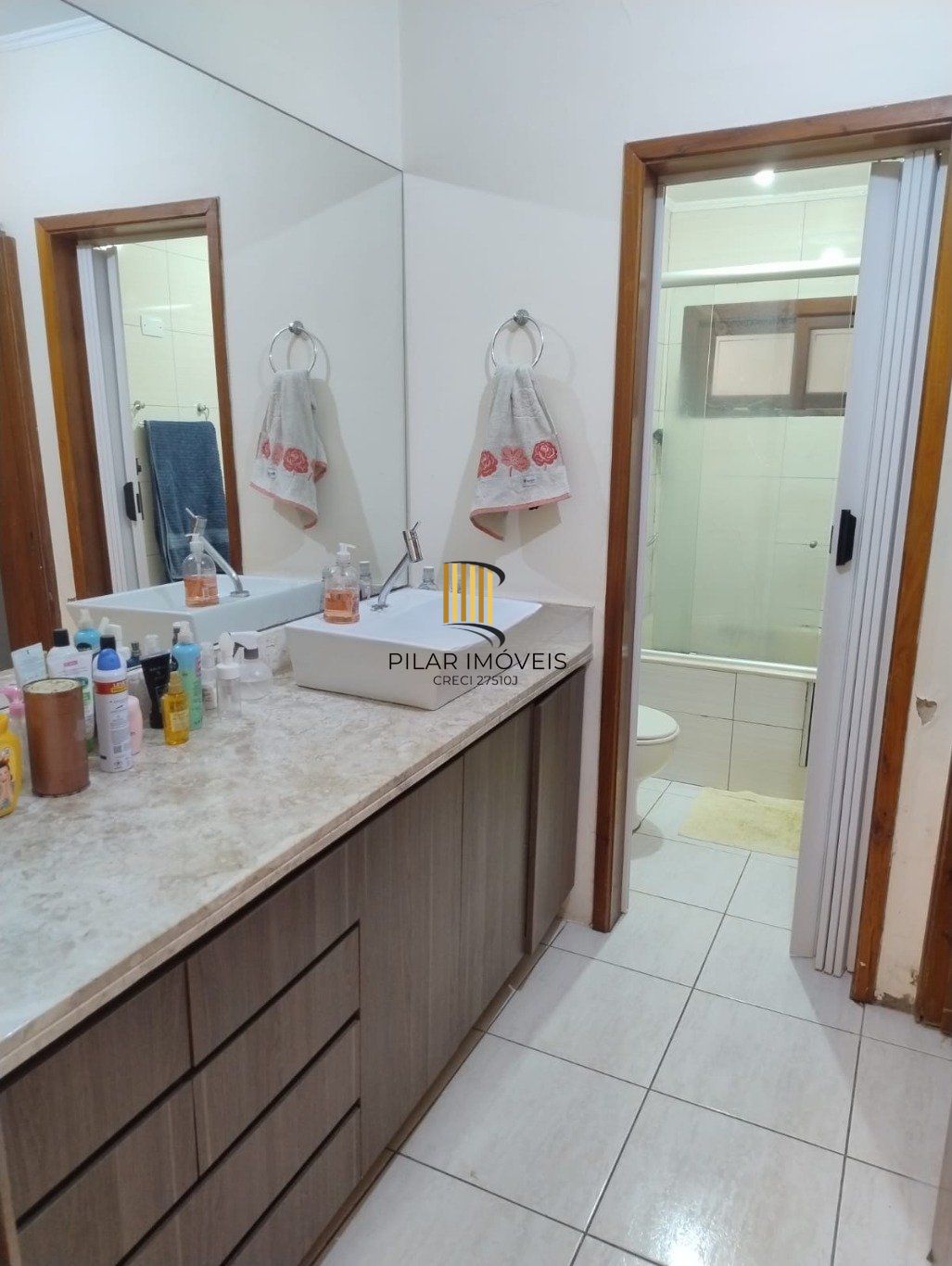 Apartamento 3 quartos com suíte e pátio com 2 vagas no Bairro Passo da Areia