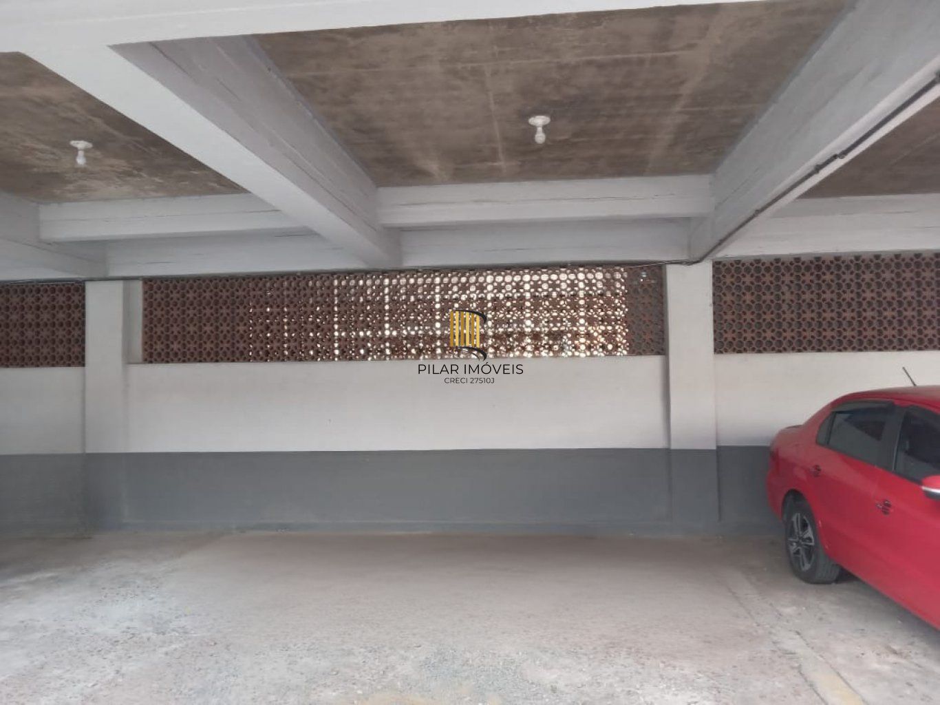Apartamento com 1 quarto e 1 vaga de garagem no Bairro Sarandí