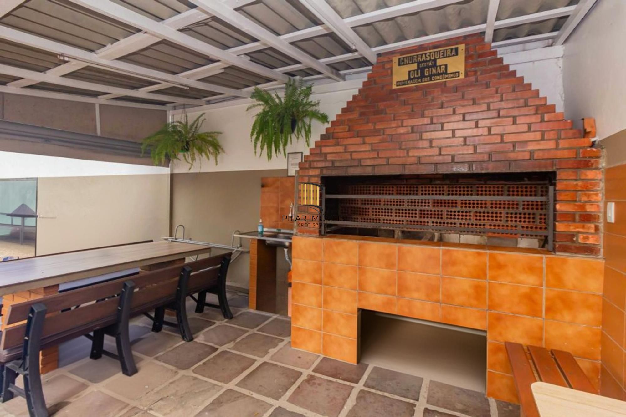 Apartamento 3 quartos, 1 suíte, 2 vagas no Petrópolis.