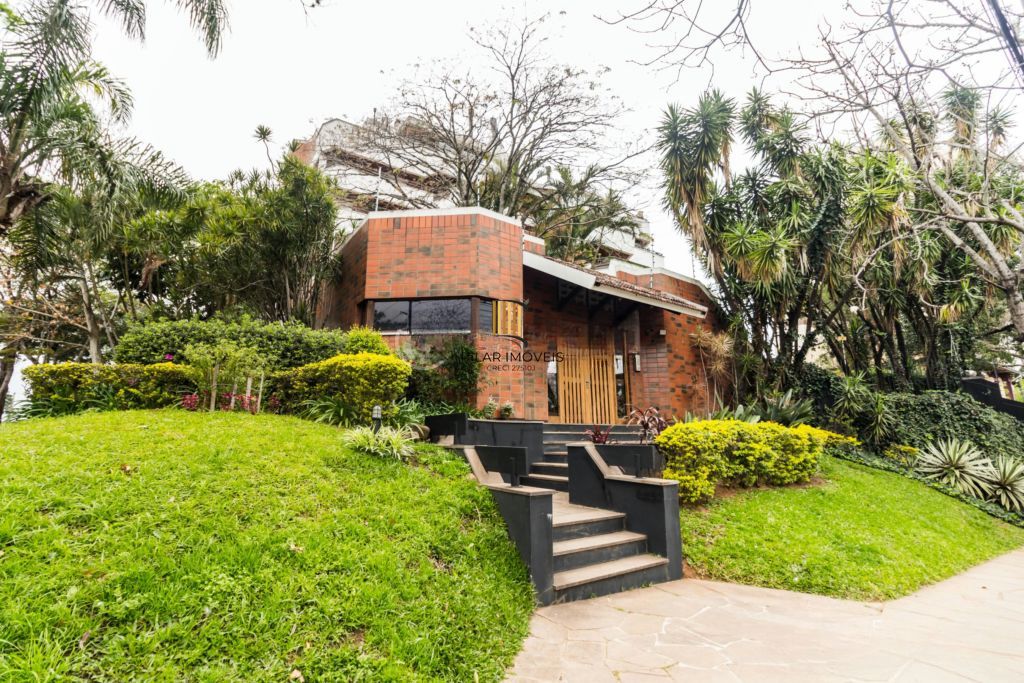 Apartamento com 4 quartos, 223m² e 2 vagas no bairro Jardim do Salso