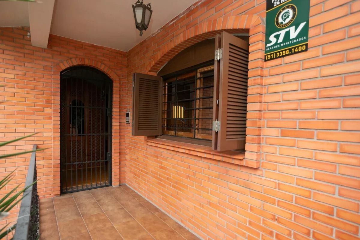 Casa à venda com 280m², 4 quartos e 2 vagas no bairro Auxiliadora
