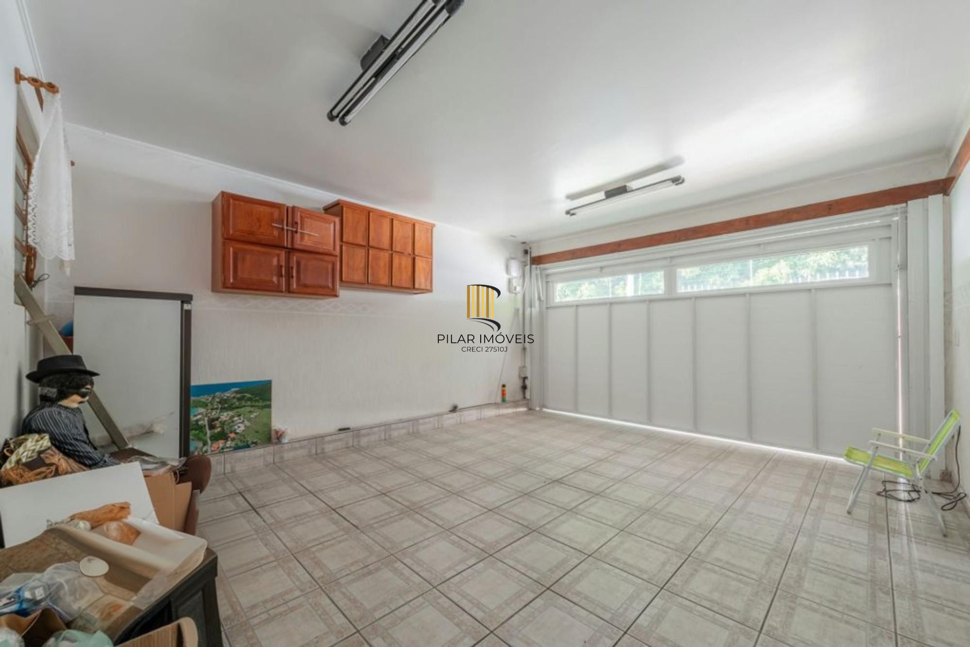 Casa com 3 dormitórios,1 suíte, 4 banheiros e 4 vagas, 203m² no Jardim Itu.