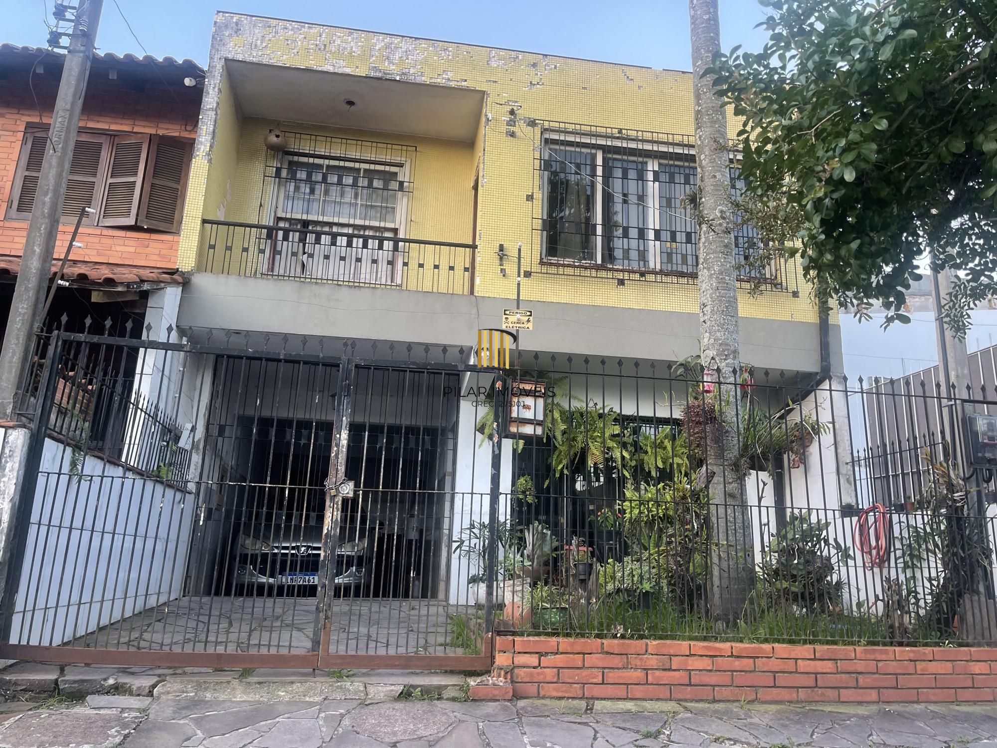 Casa 3 dormitórios e 2 vagas, 154m2 Bairro Santa Maria Goreti,  Porto Alegre