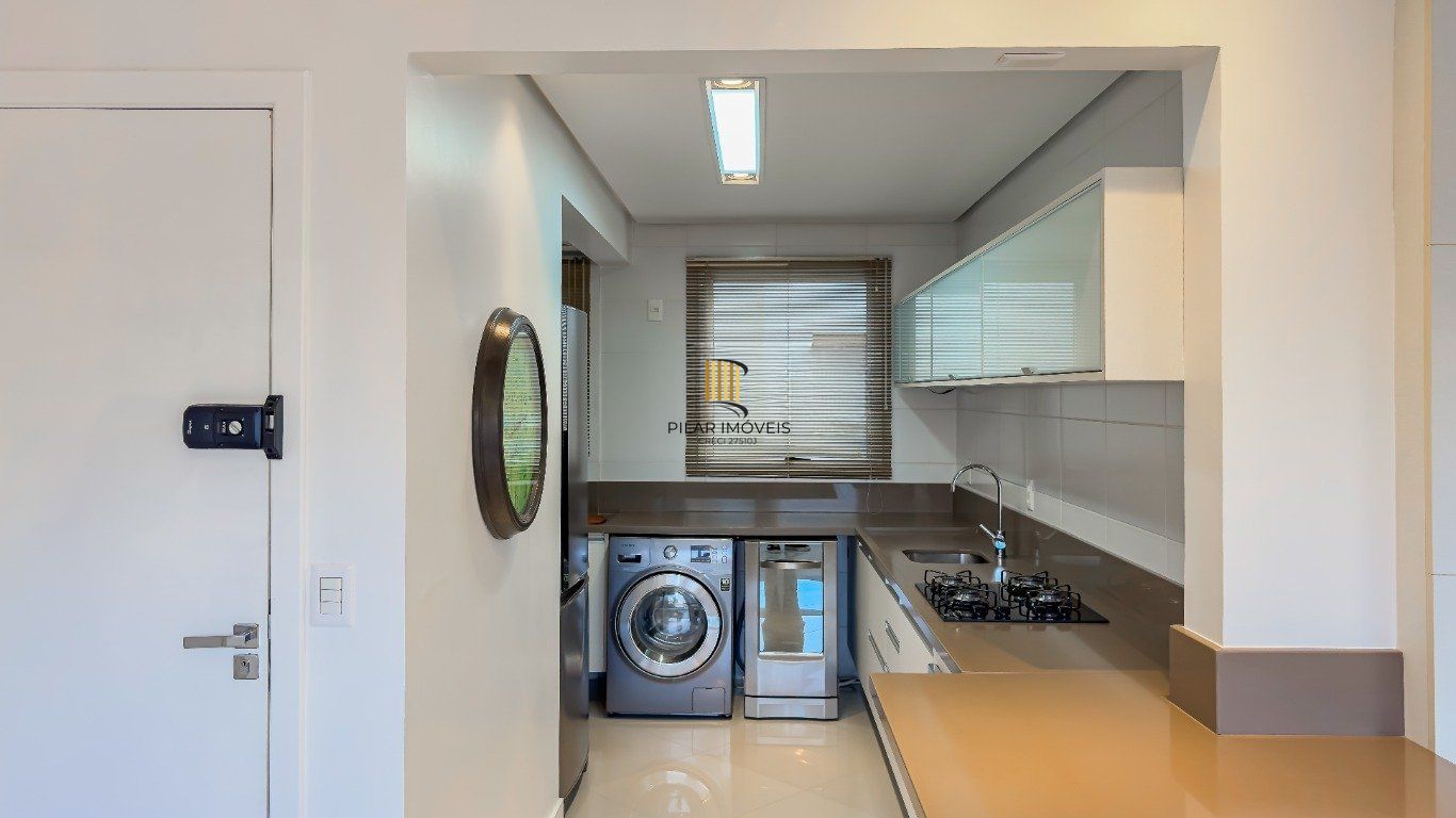Apartamento com 3 quartos (1 suíte) e 2 vagas no Bairro Passo da Areia.