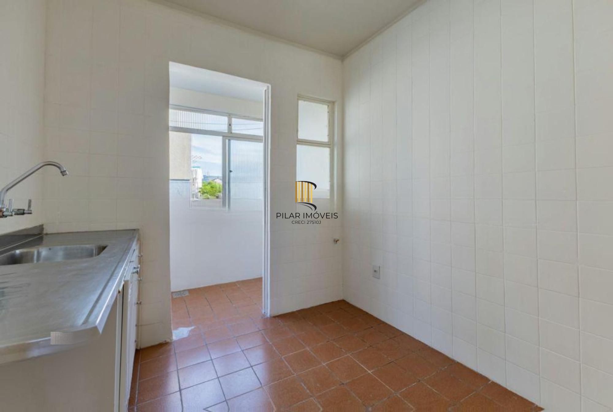 Apartamento com 2 quartos, vaga coberta e sol da manha no bairro Santana