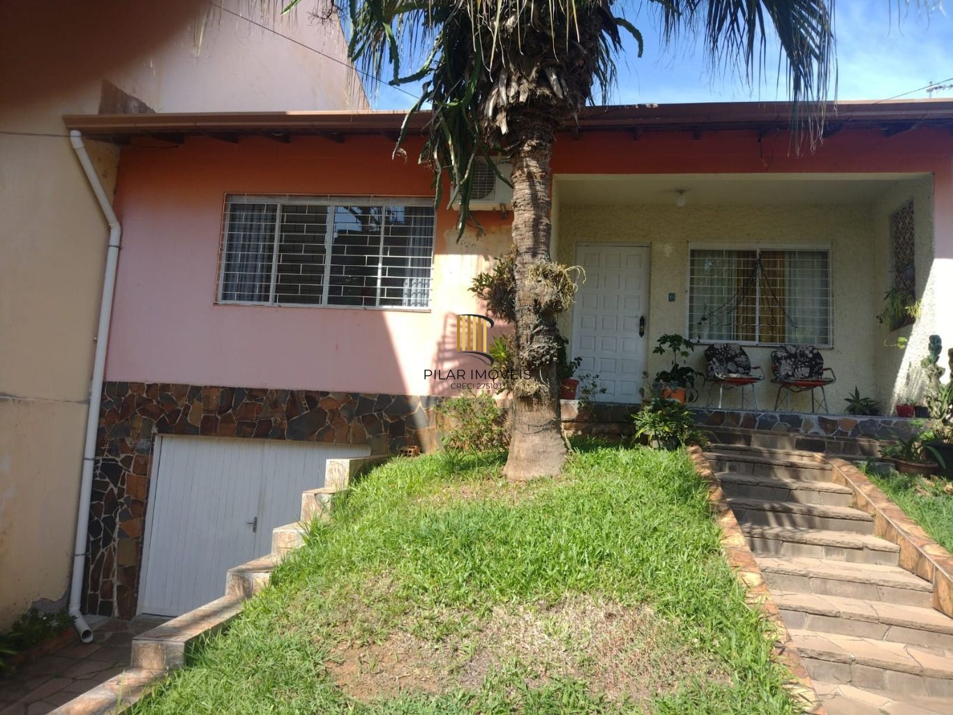 Casa de 3 Quartos e 2 Vagas de garagem em Cachoeirinha.