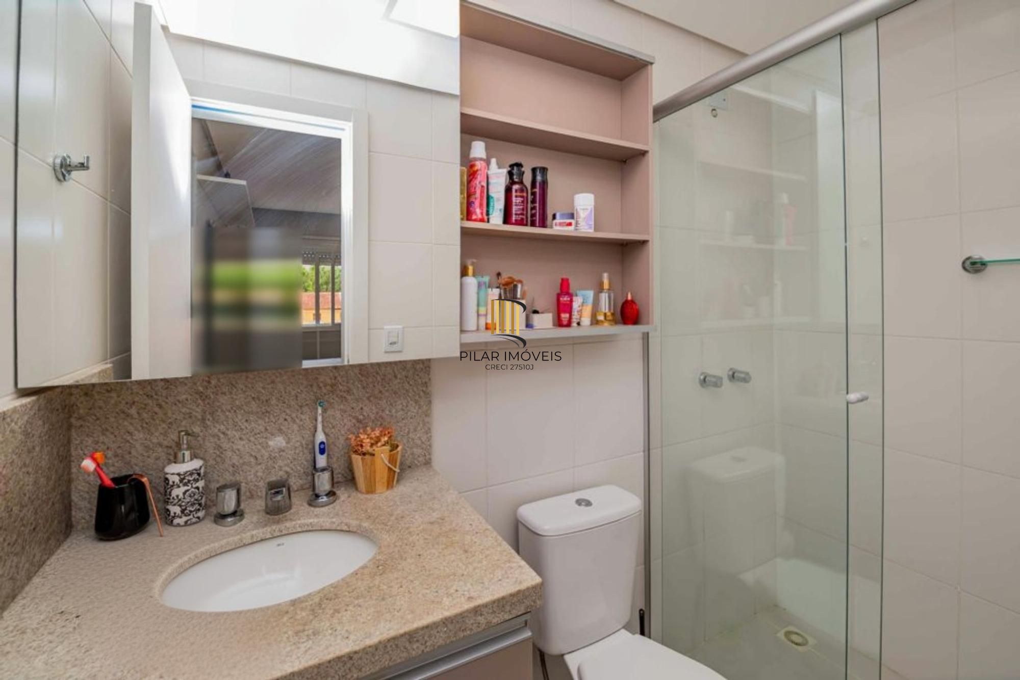 Apartamento de 2 quartos, suíte, elevador, 1 vaga no bairro Ipanema.