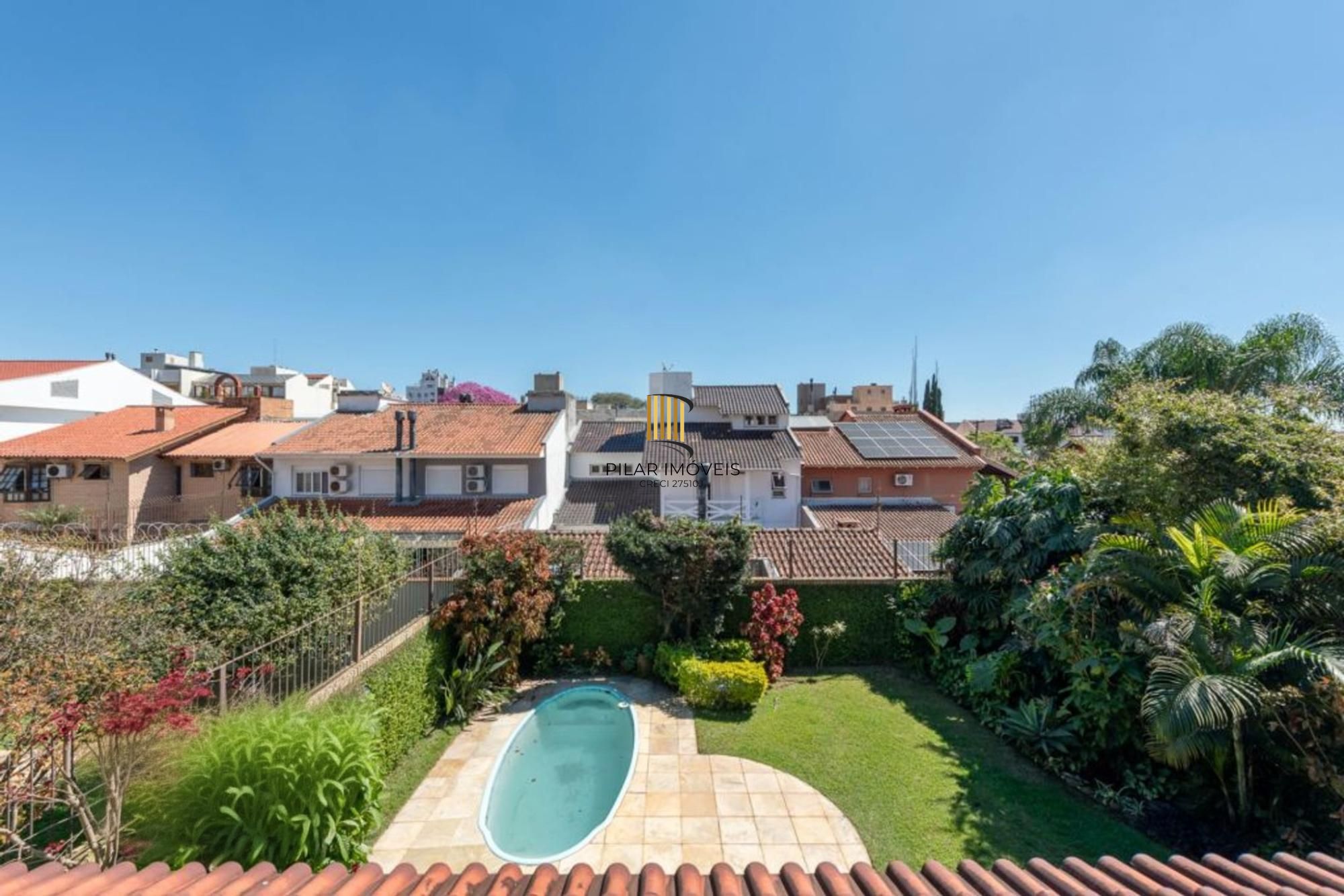 Casa com 5 dormitórios, 2 suítes, 2 vagas,360m² à venda no Jardim Itu Sabará.