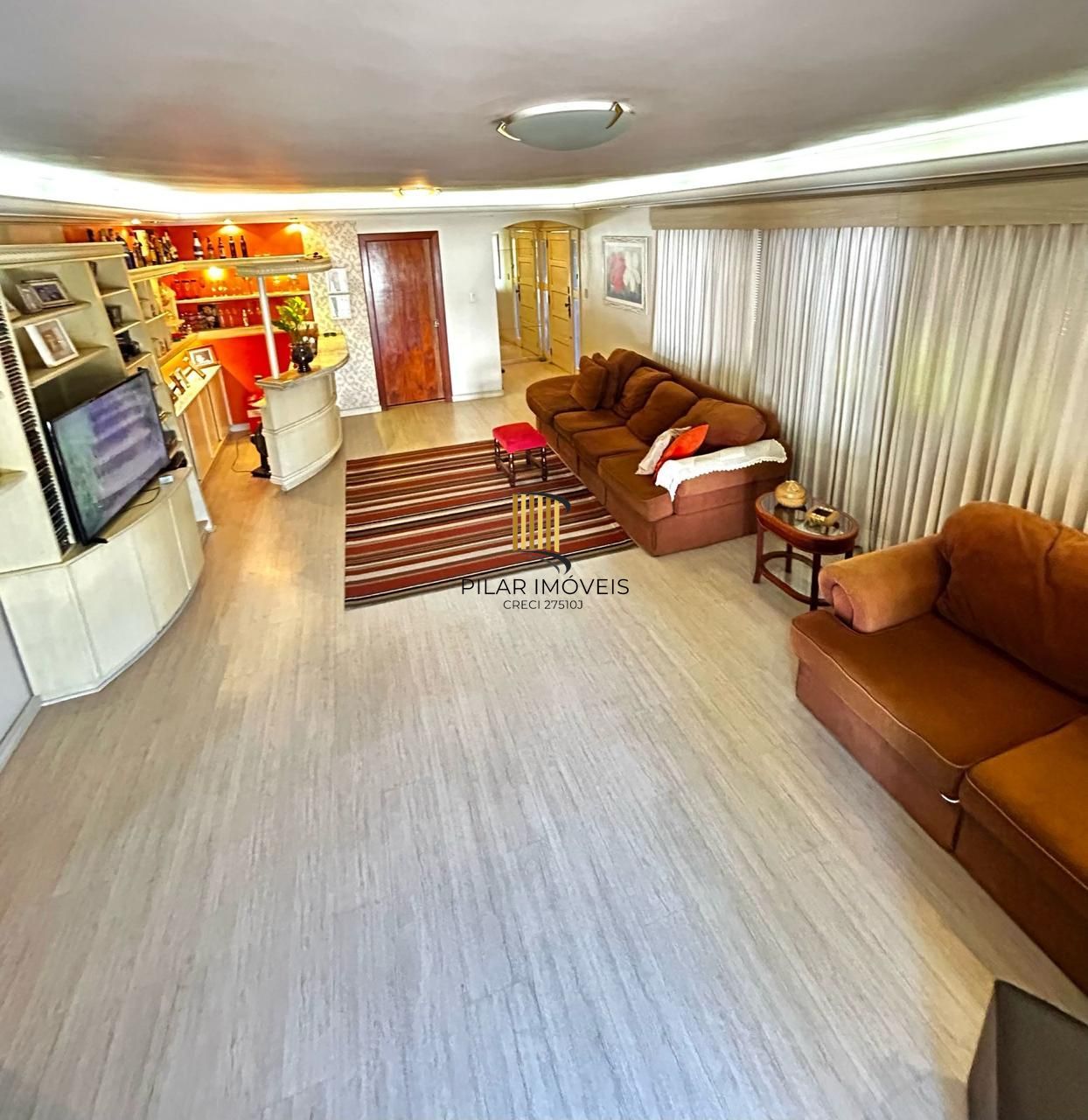 Casa de Esquina com 5 dormitórios com lago ornamental em Taquara