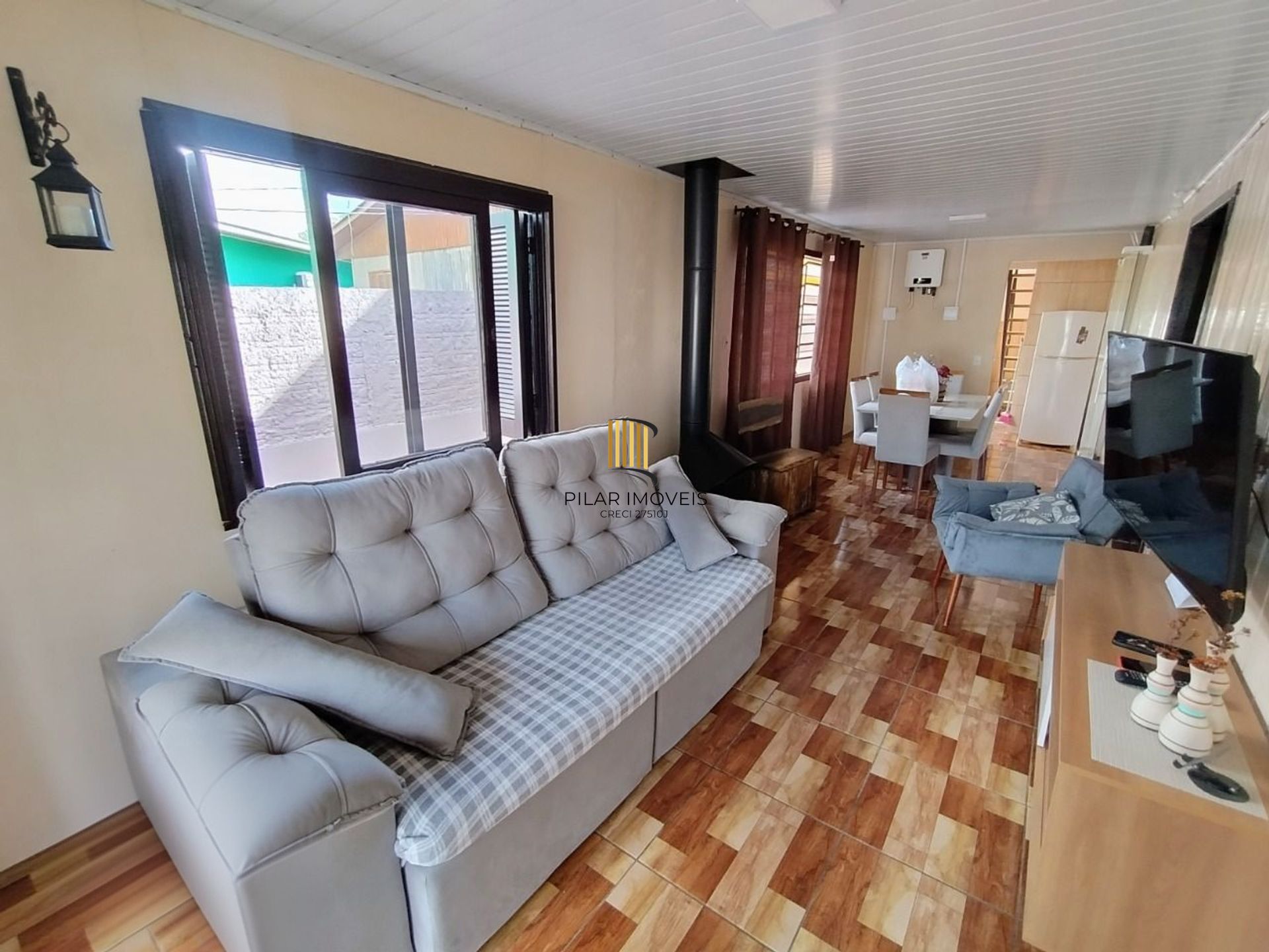 Casa de 4 dormitórios e 4 vagas de garagem em Canoas.