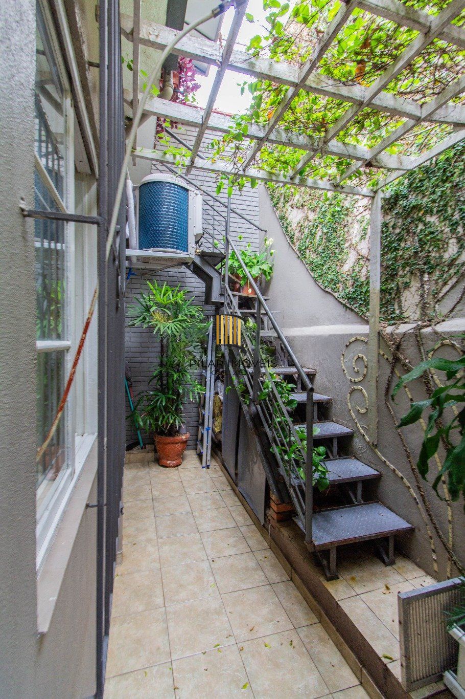 Casa semi mobiliada de 4 quartos bairro Floresta