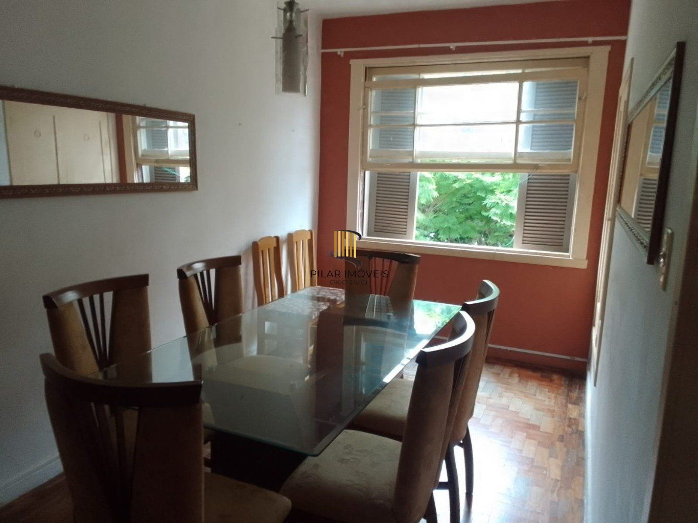 Apartamento de 2 dormitórios no Bairro petropolis em Porto Alegre.