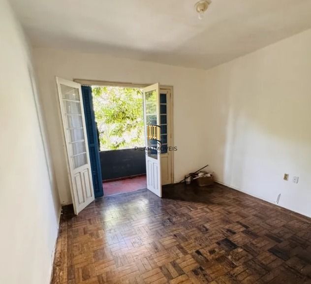 Apartamento de 2 quartos, sacada no bairro Mont' Serrat. - Pilar Imóveis