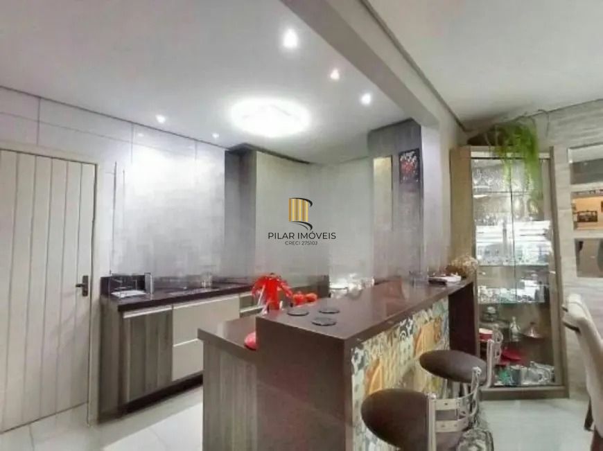 Casa 3 dormitórios no bairro Mário Quintana