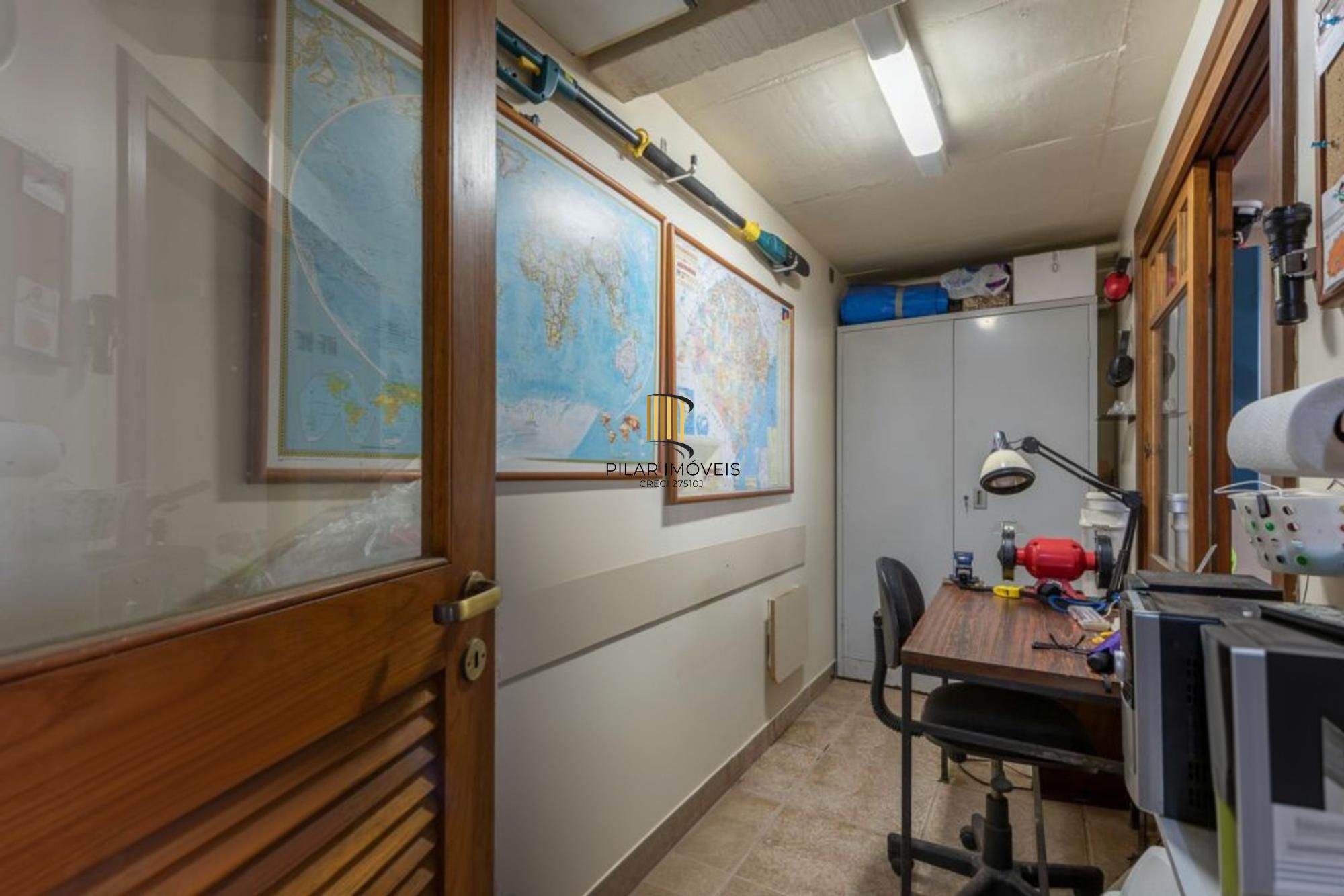 Casa com 5 dormitórios, 2 suítes, 2 vagas,360m² à venda no Jardim Itu Sabará.