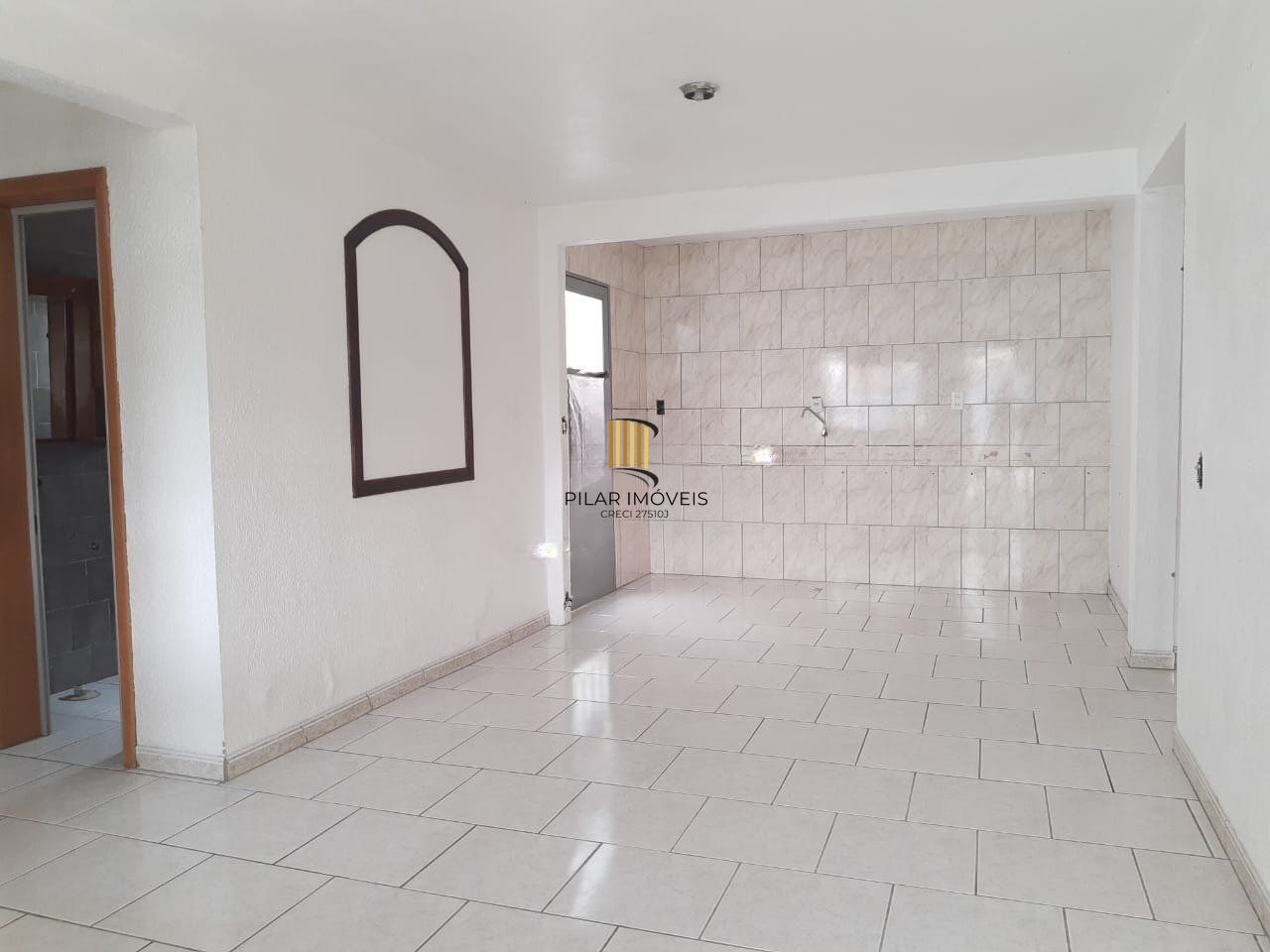 Casa de 2 Quartos e 2  vagas de garagem no Parque Granja em Cachoeirinha.