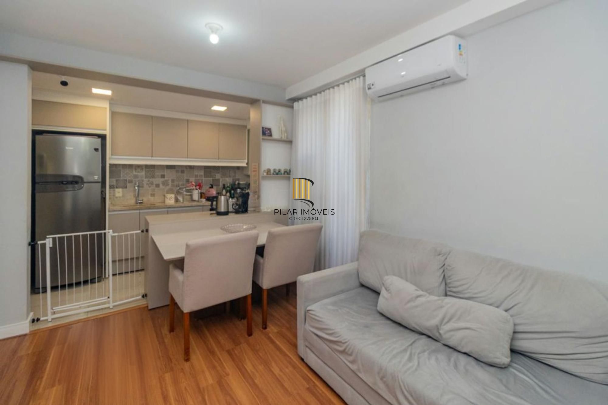 Apartamento 2 Dormitórios com Vaga e Piscina no Cristal em Porto Alegre