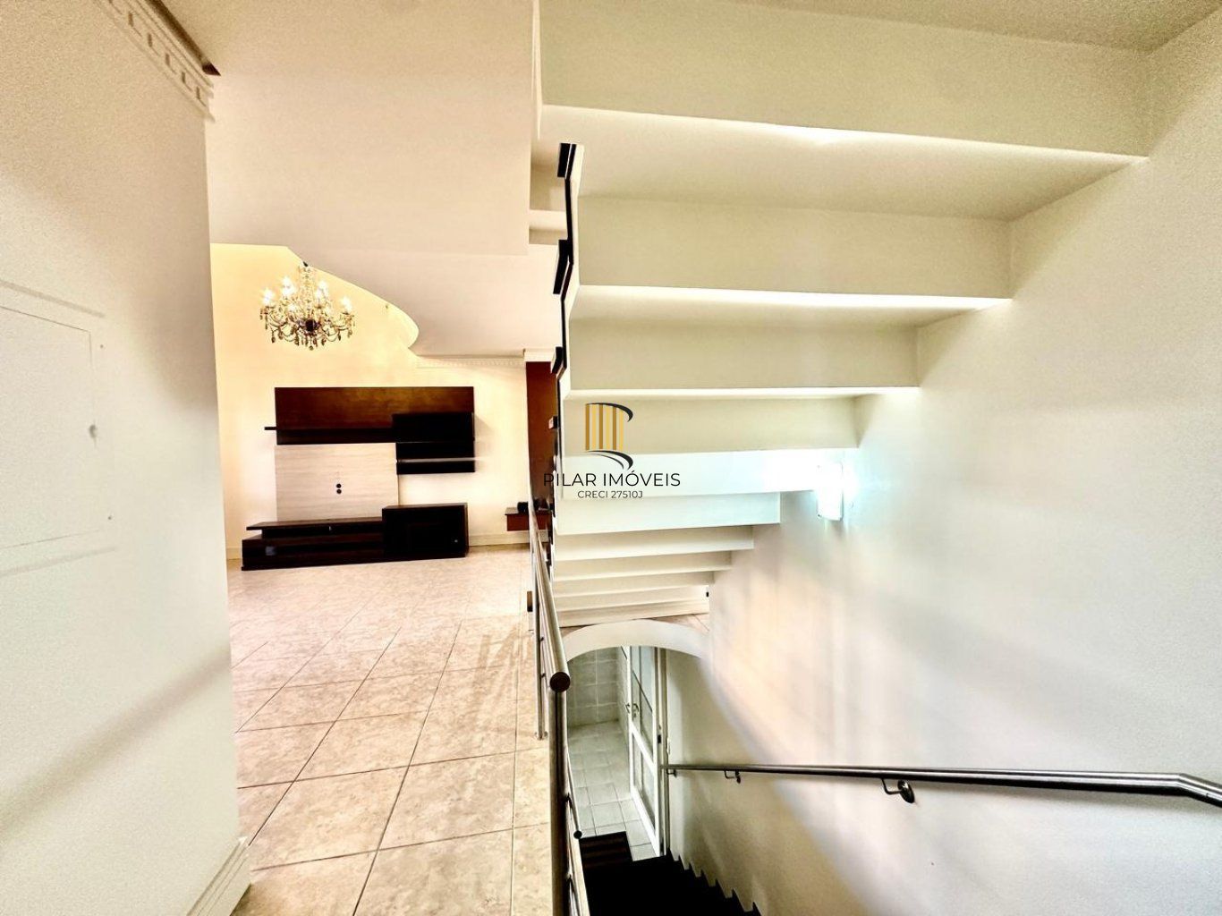 Casa de 3 dormitórios, 2 vagas de garagem em Canoas