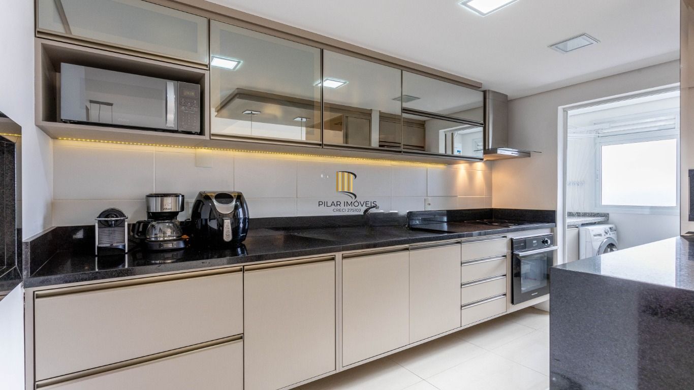 Apartamento semi mobiliado com 2 quartos de bairro Petrópolis