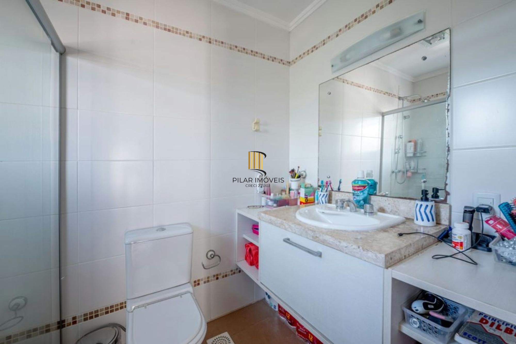 Casa 3 Dormitórios com Suíte e Piscina no Teresópolis