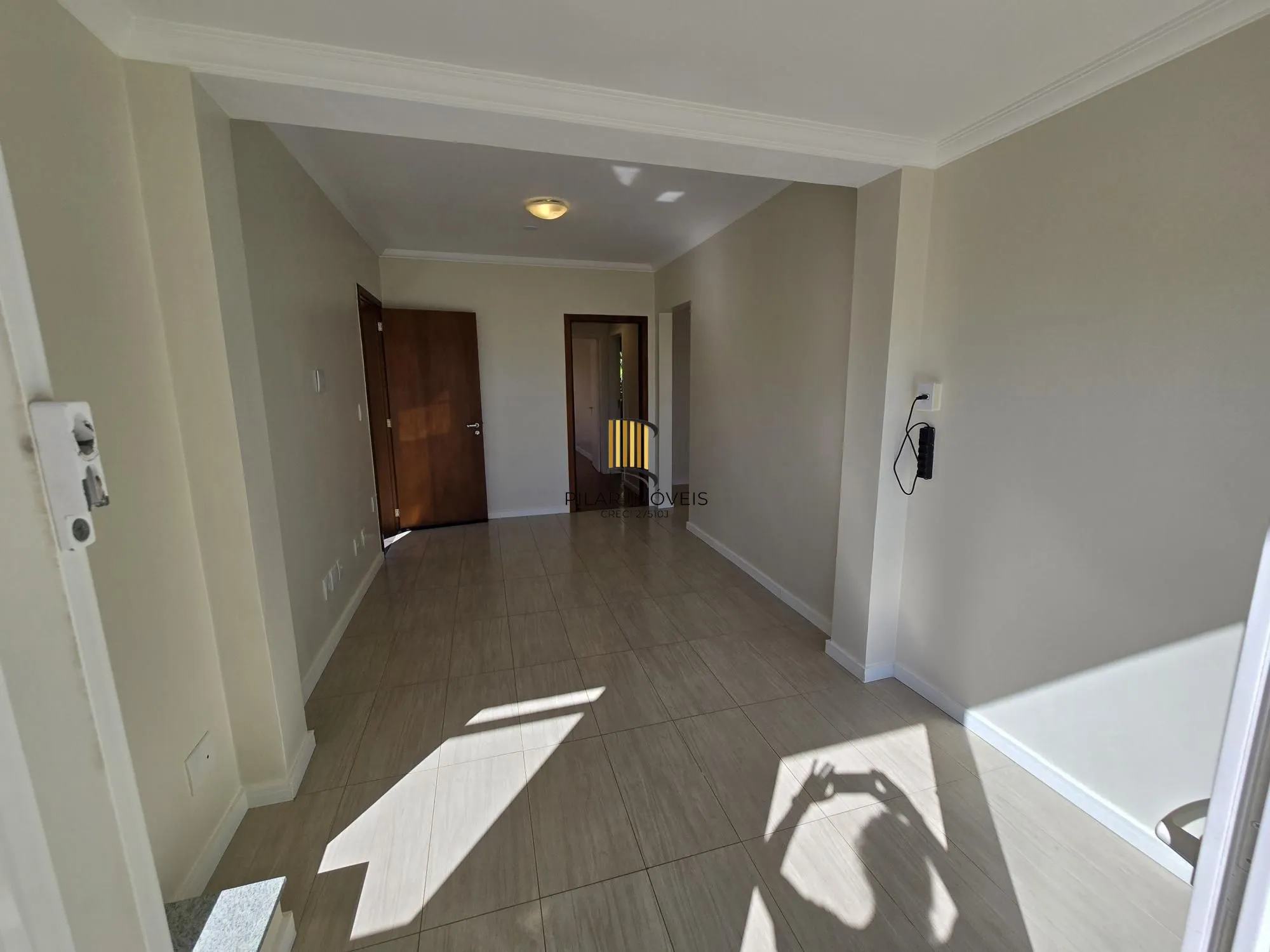 Casa 3 dormitórios, 1 suíte, 4 vagas 210 m² privativos no Belém Novo.
