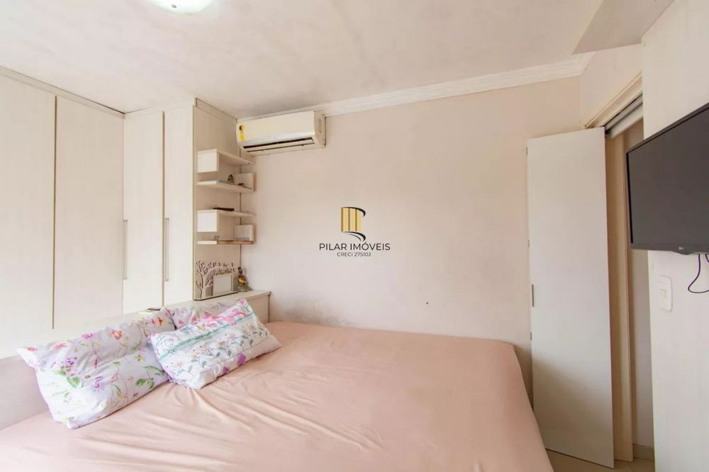 Casa de 3 dormitórios e 2 vagas de garagem em Canoas.