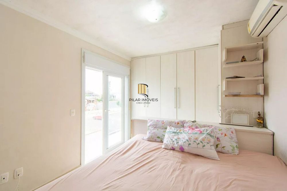 Casa de 3 dormitórios e 2 vagas de garagem em Canoas.