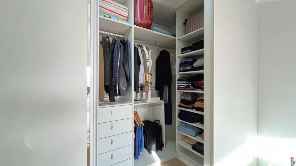 Apartamento com 3 quartos, 3 suítes e 128m² à venda em Menino Deus.