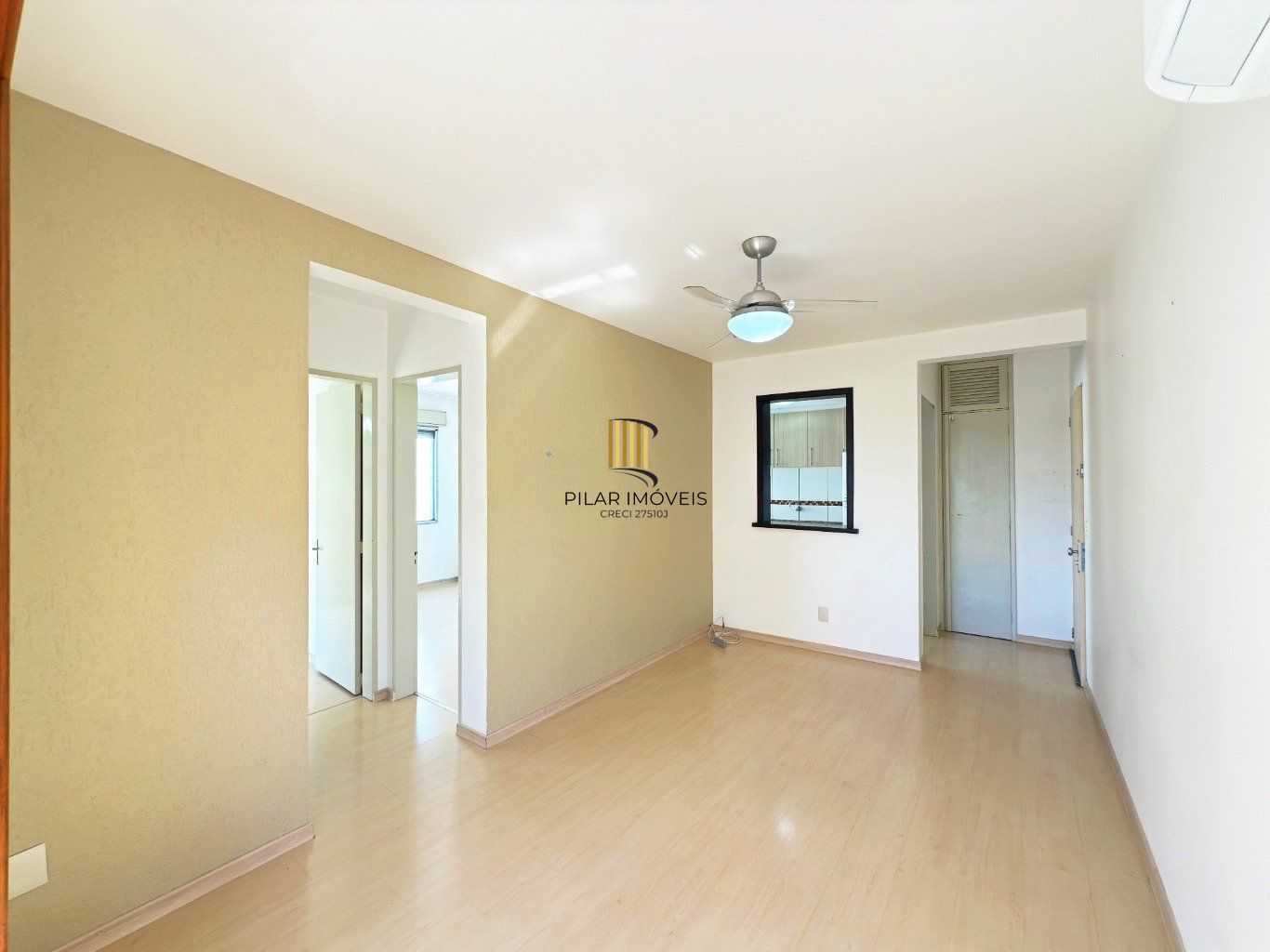 Apartamento com 2 quartos, vaga e elevador  no bairro Sarandi.