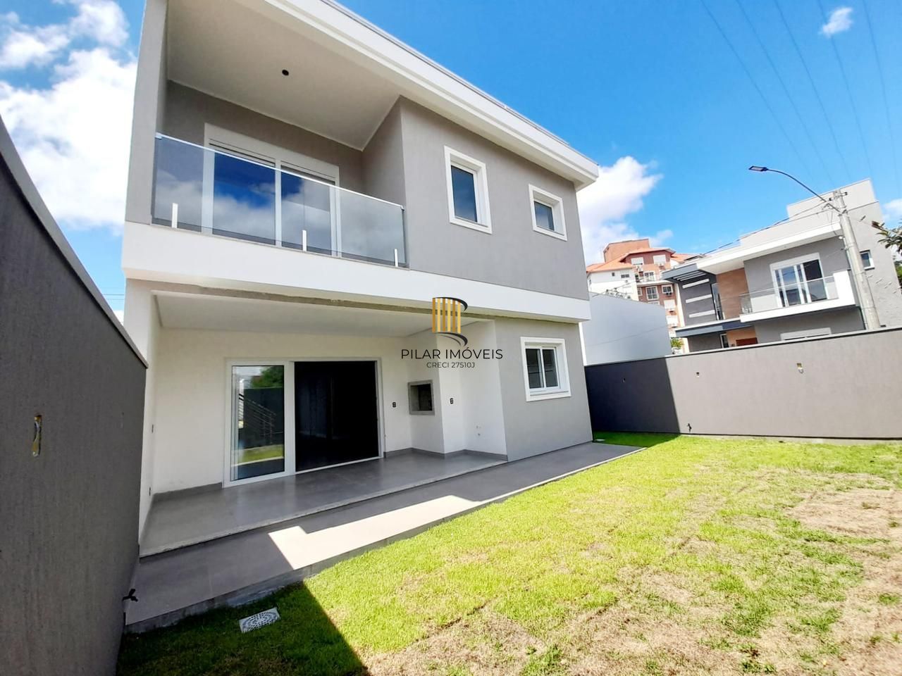 Casa em condomínio Las Brisas, 3 suítes e 2 vagas de garagem em Canoas