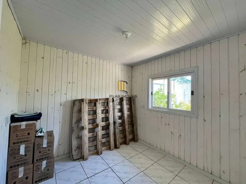 Casa com 3 quartos, vaga coberta e com muro no bairro Campos Novo