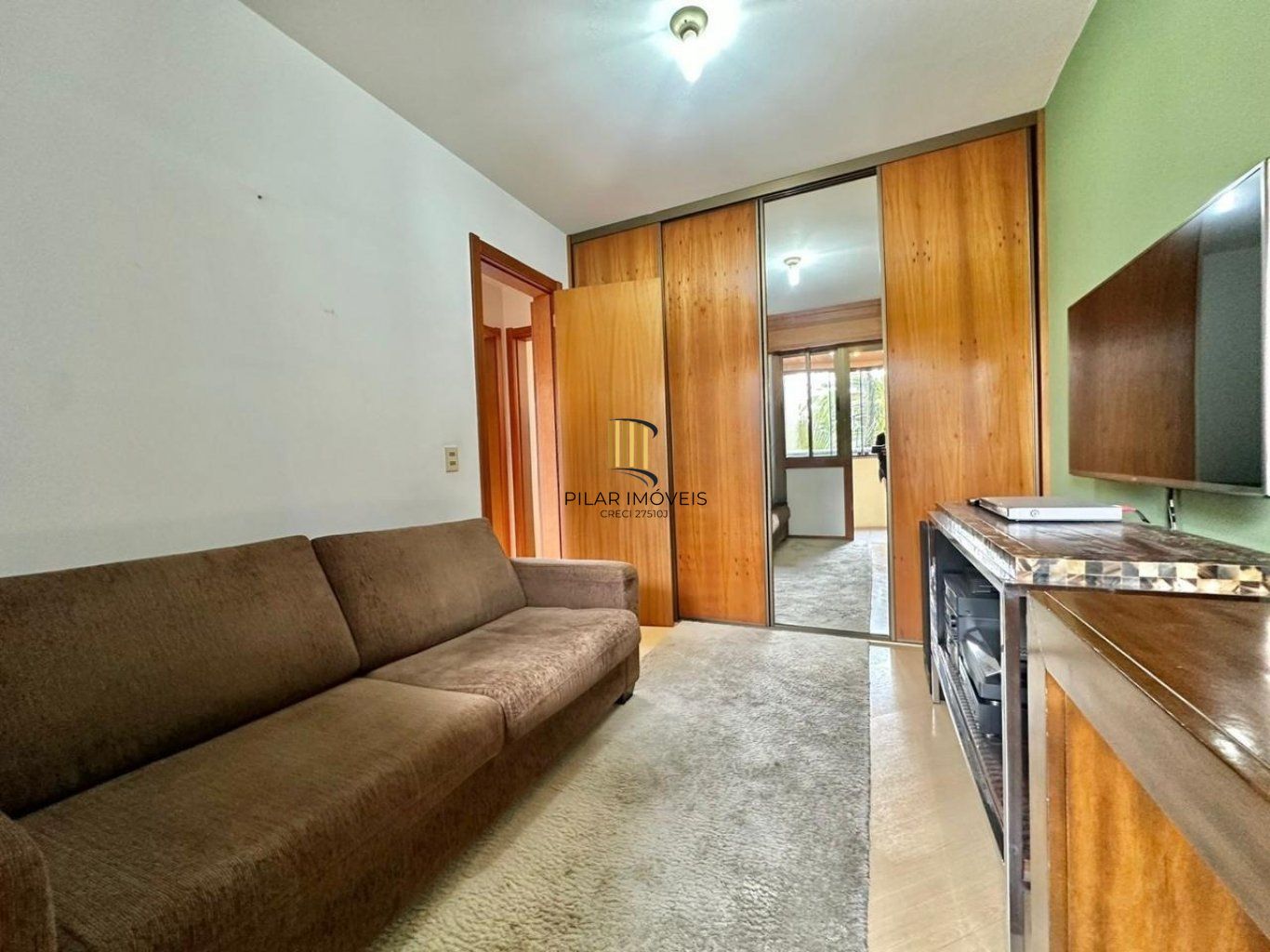 Apartamento com 3 quartos, vaga e elevador no Bairro Menino Deus