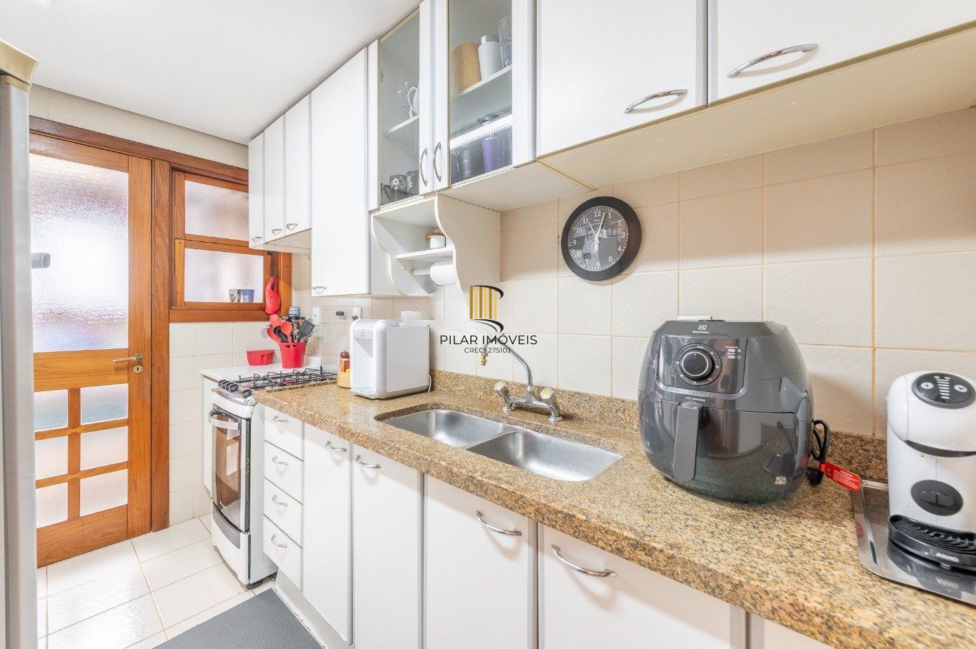 Cobertura de 3 quartos,suíte,elevador,2 vagas no bairro Mont Serrat