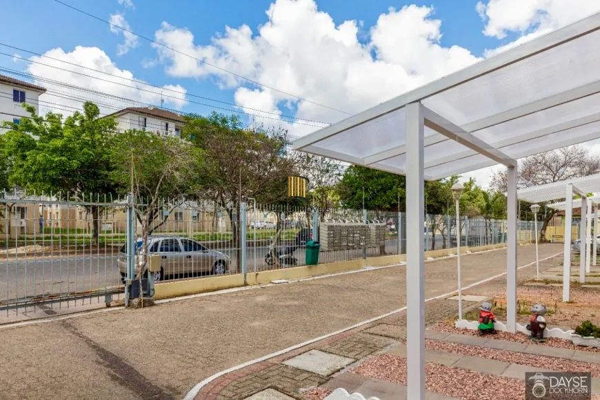 Casa com 2 Quartos e 1 banheiro à Venda, 91 m² Sarandi por R$ 250mil