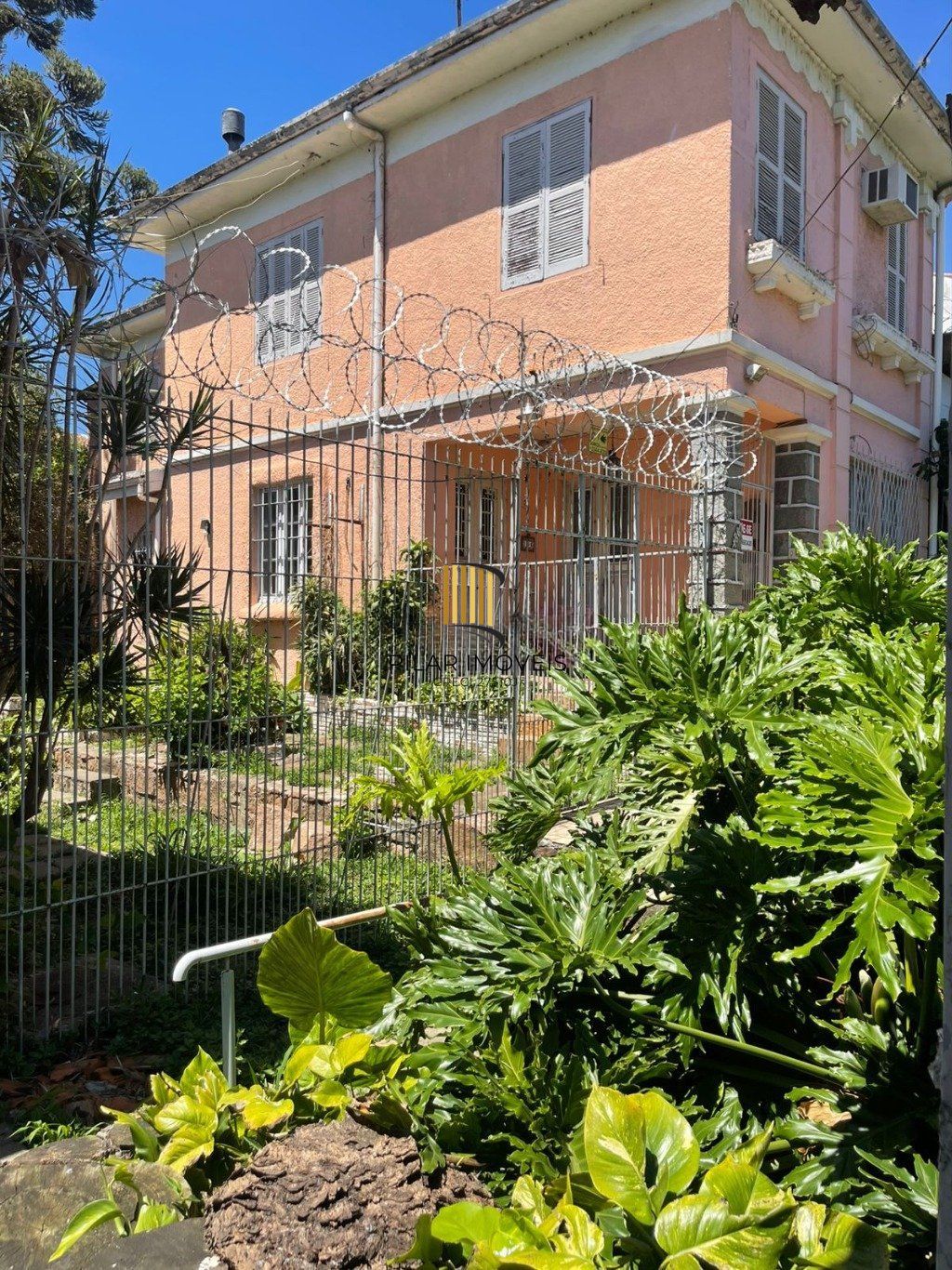 Amplo Terreno com Casa no Partenon | Ótima Localização