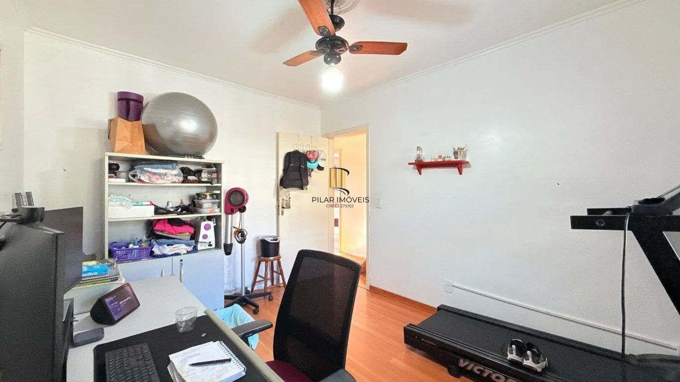 Casa com 4 quartos, vaga coberta, piscina e pátio no bairro Cristo Redentor
