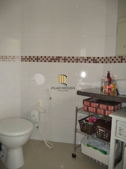 Casa com 4 dormitórios, 1 suíte, 260 m² privativos, 3 vagas no Ecoville.