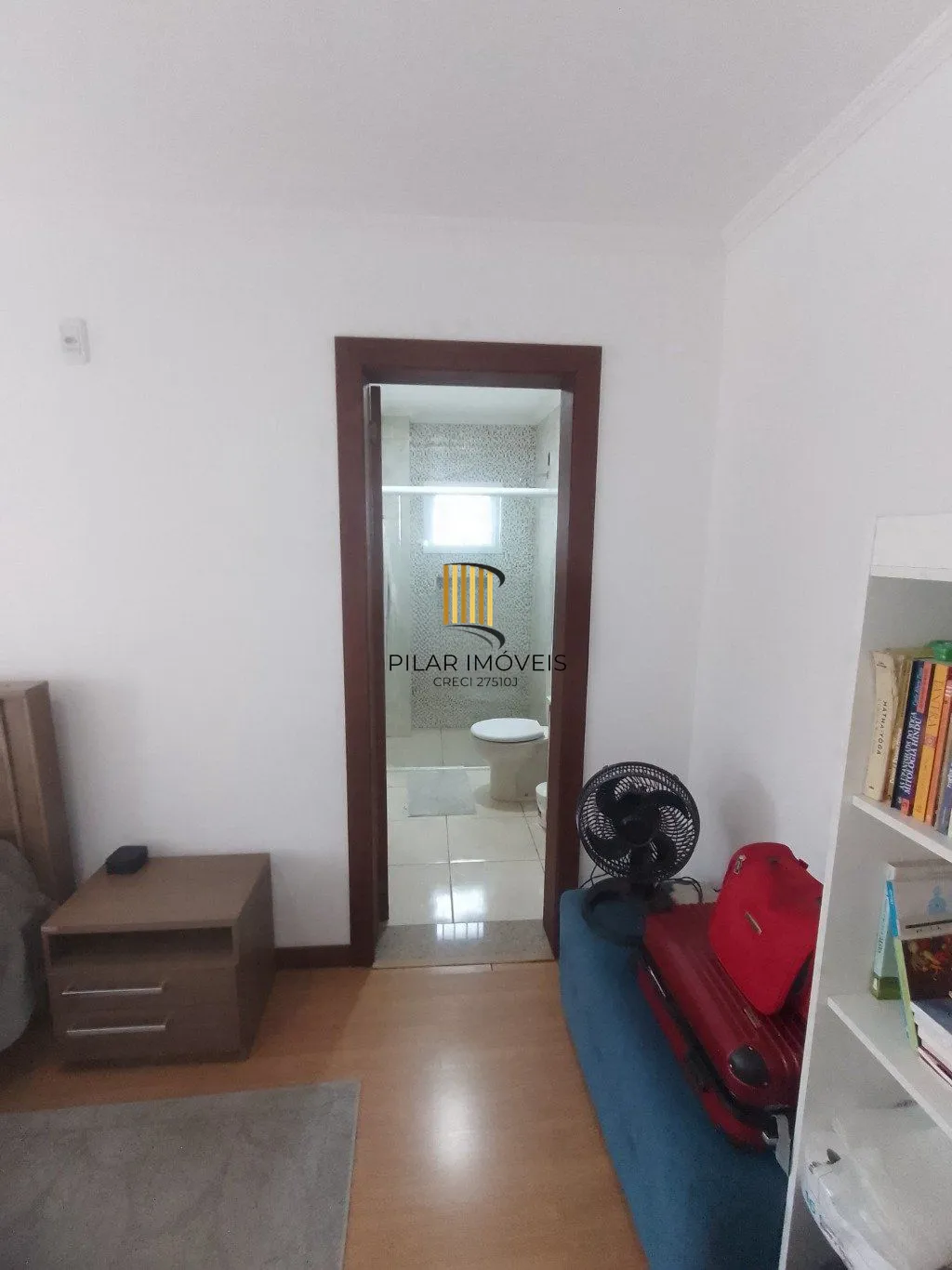 Casa de 5 dormitórios, piscina e 4 vagas de garagem em Canoas.