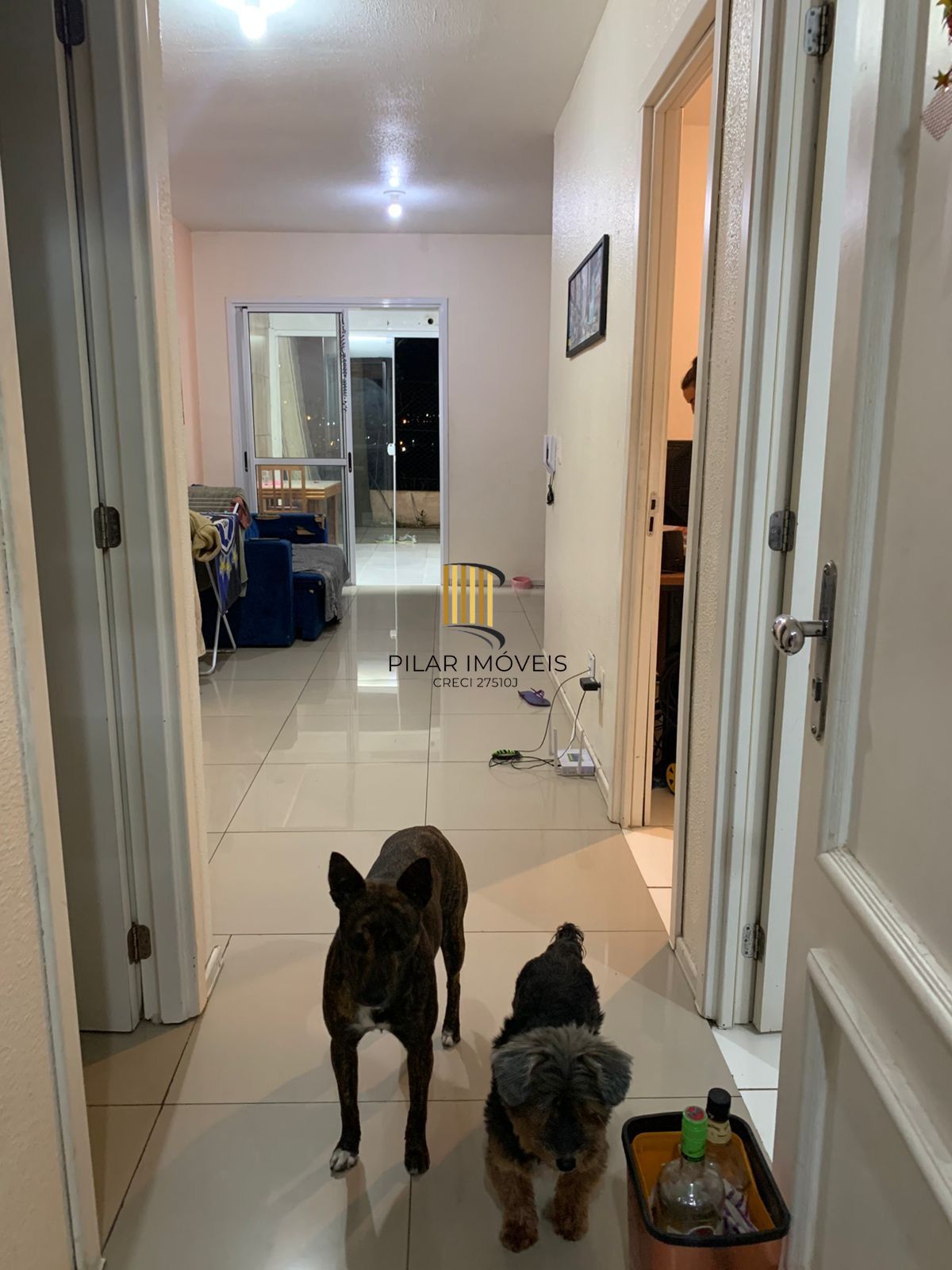 Casa em Condomínio com 2 quartos e 73m² à venda em Jardim Algarve, Alvorada.