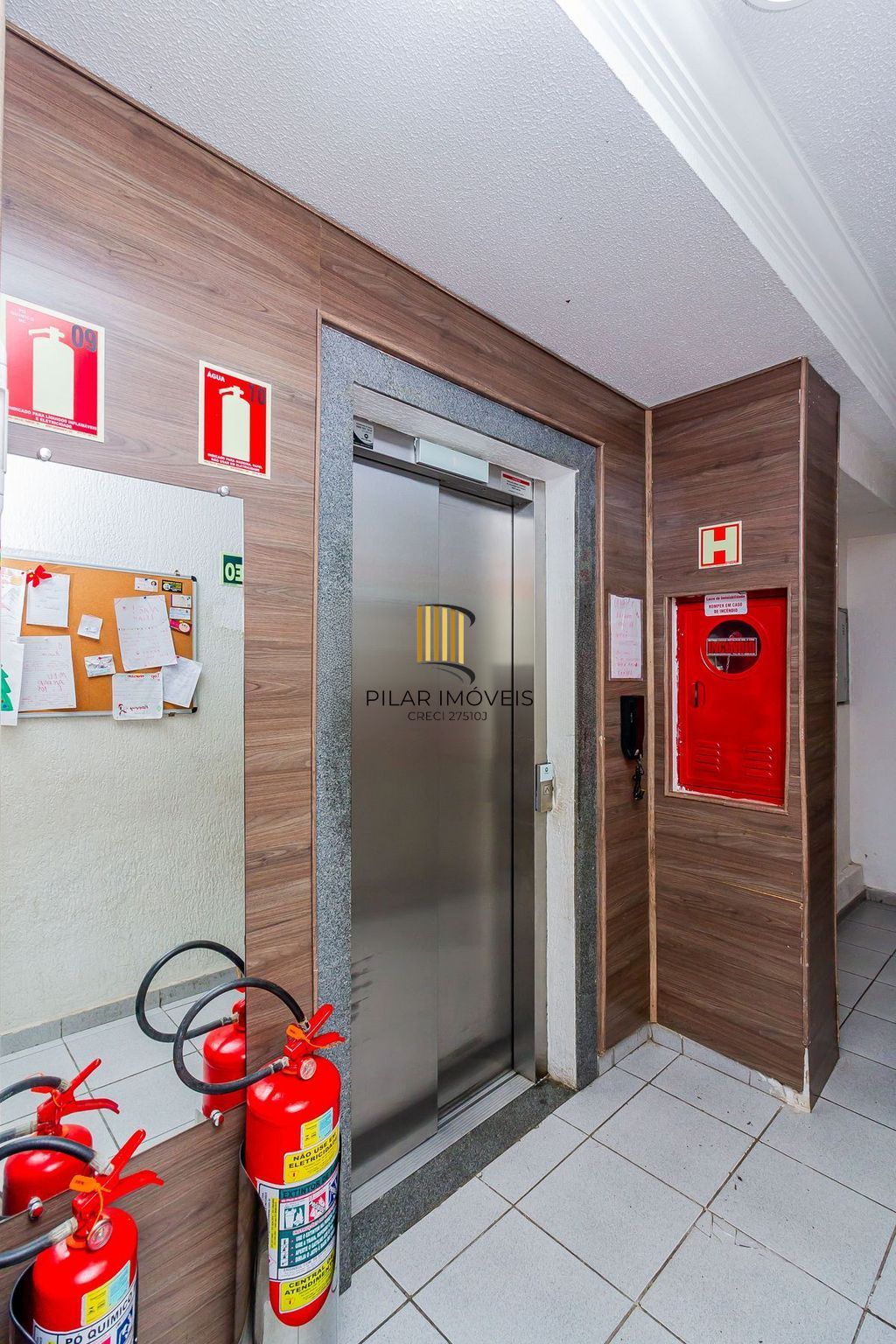 Apartamento com 2 quartos e 1 vaga de garagem no Bairro Sarandí