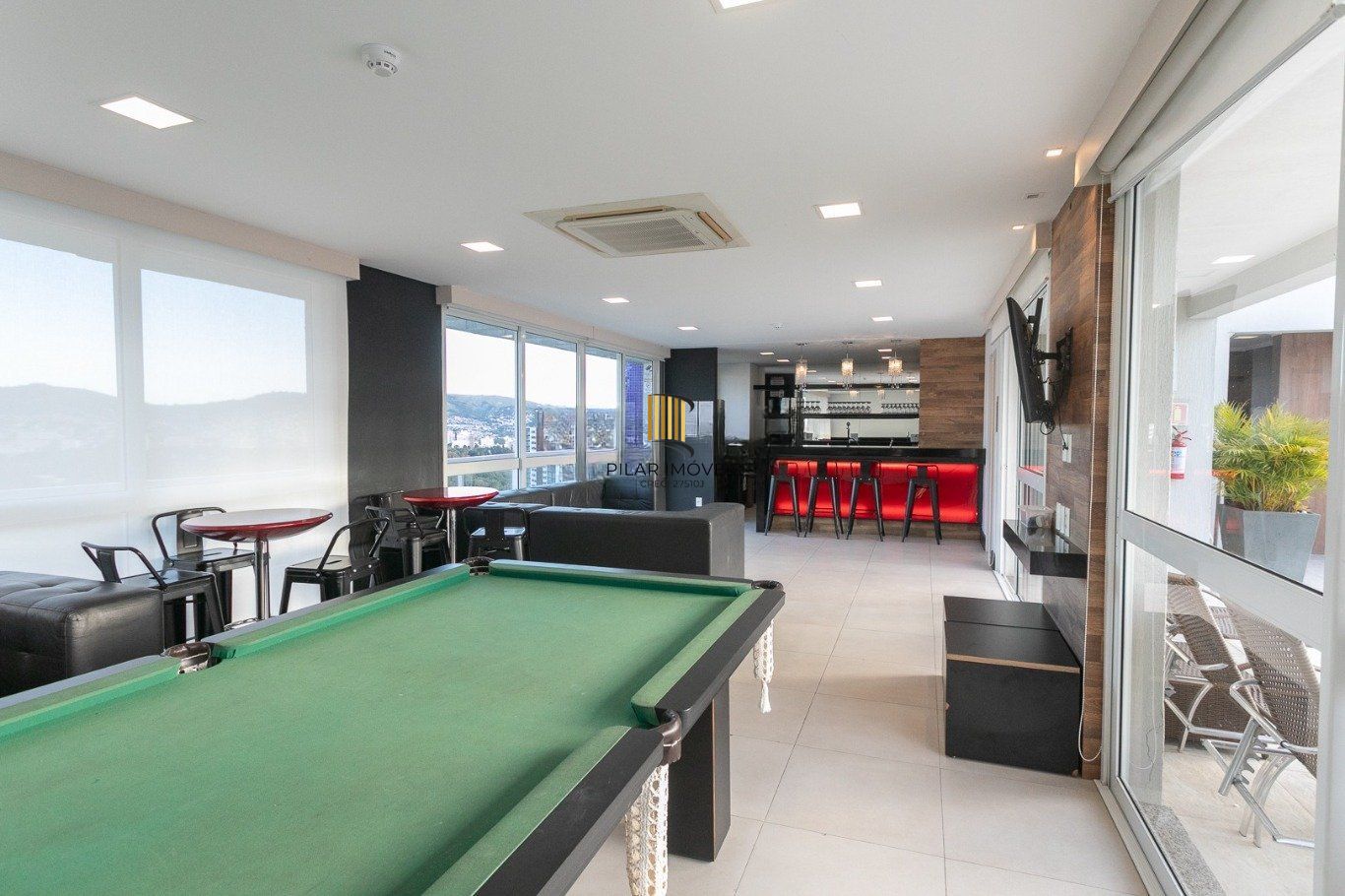 Apartamento semi mobiliado com 2 quartos de bairro Petrópolis