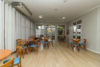 Apartamento com 2 quartos, 1 vaga, gás central e elevador no bairro Sarandi.