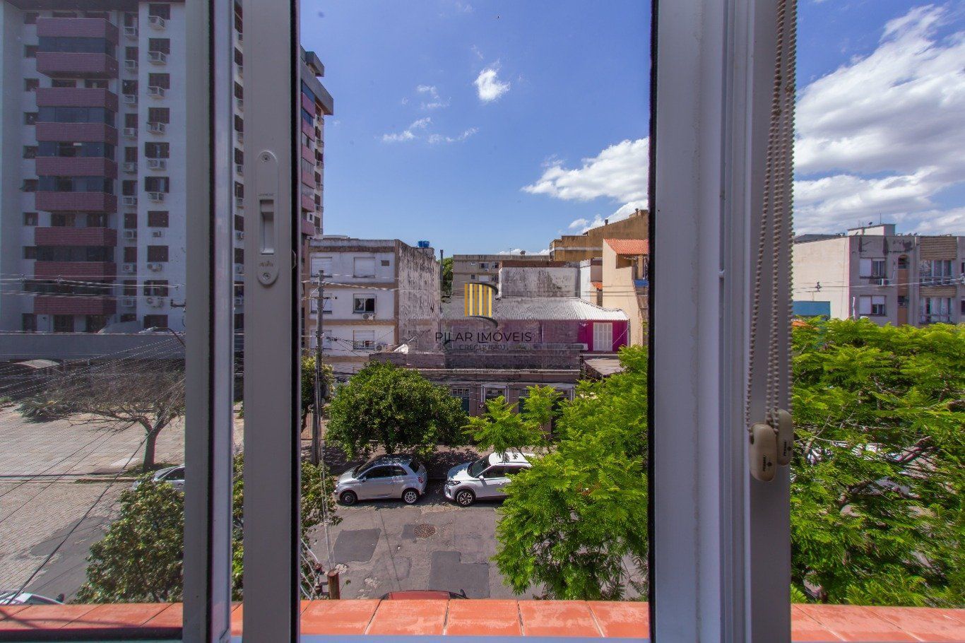 Apartamento garden, 3 dormitórios, 2 suítes, e 131m² privativos no Menino Deus.