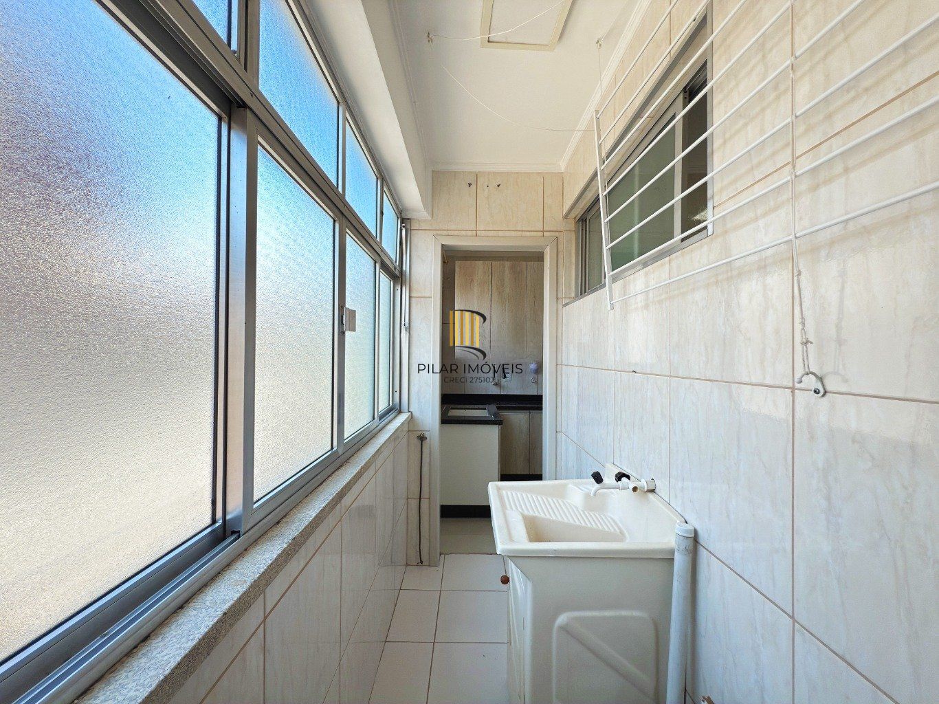 Apartamento com 2 quartos e 1 vaga a venda no bairro Passo da Areia